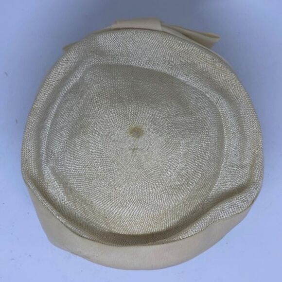 Vintage Exclusive Flo-Denis Cream Hat - Picture 5 of 9